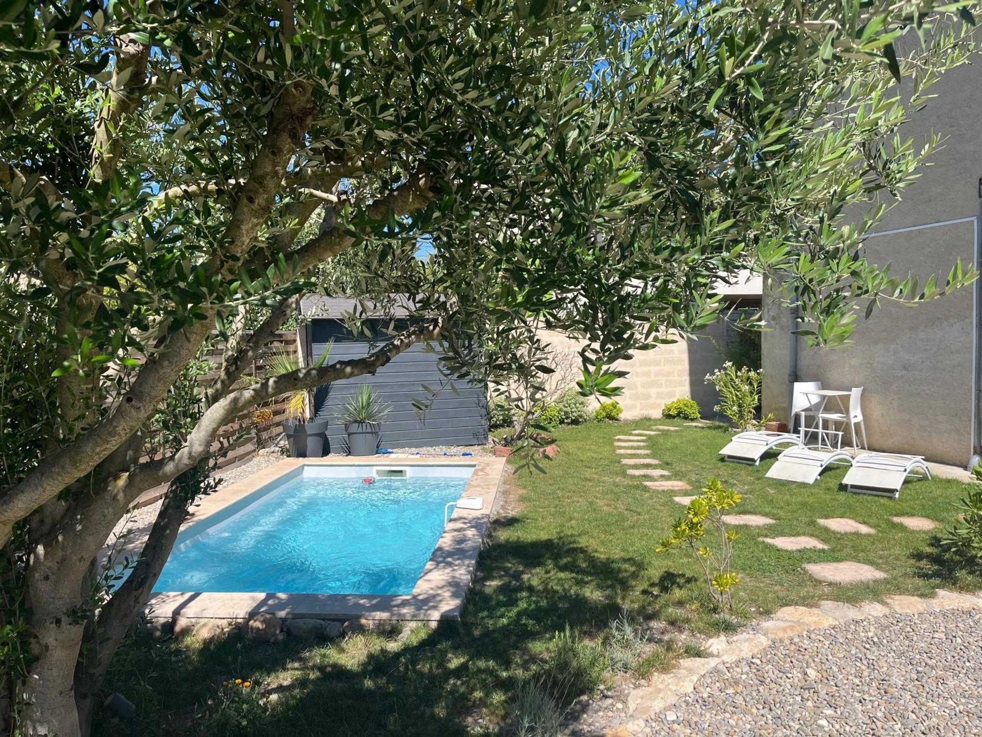 Appartamento Sasha'Blue-Terrasse Jardin-Park-Clim-Piscine LʼIsle-sur-la-Sorgue Esterno foto